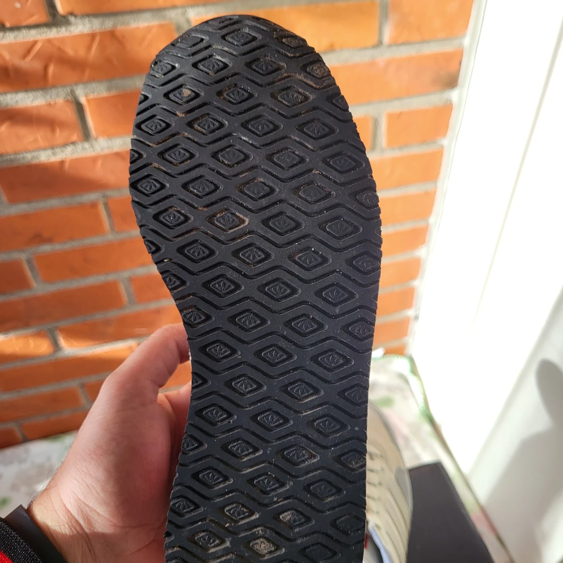 Adidas sneakers i grått och vitt EUR 36 2/3 - 4