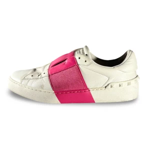 Valentino Open Skor - Hej! Säljer nu mina skor från märket Valentino, storlek 36.5 bra skick, givetvis äkta. Tveka inte på att höra av dig om du har frågor eller funderingar kring skorna! 