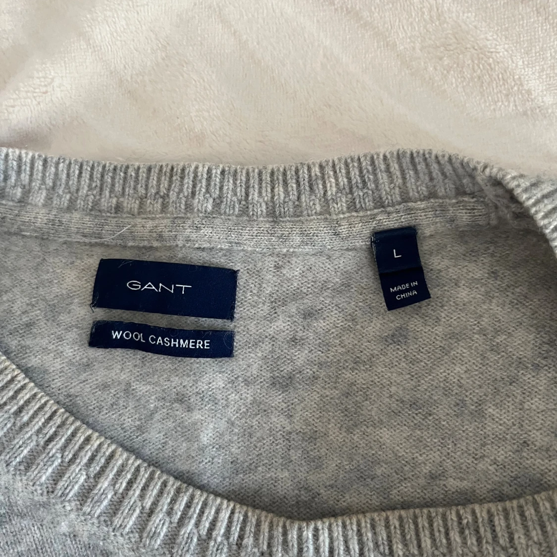 Grå kashmirtröja från Gant - 1