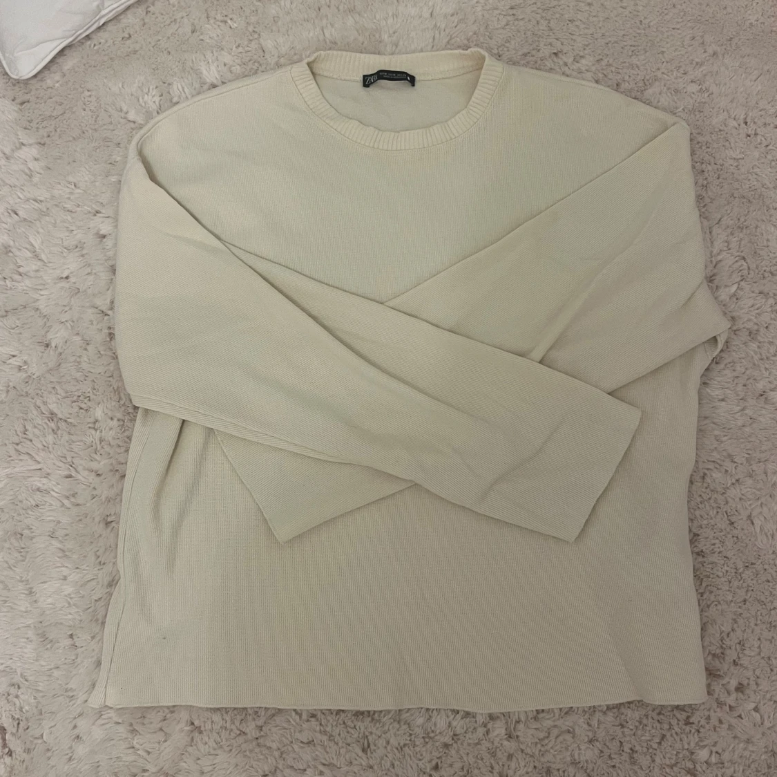 Beige stickad tröja från Zara