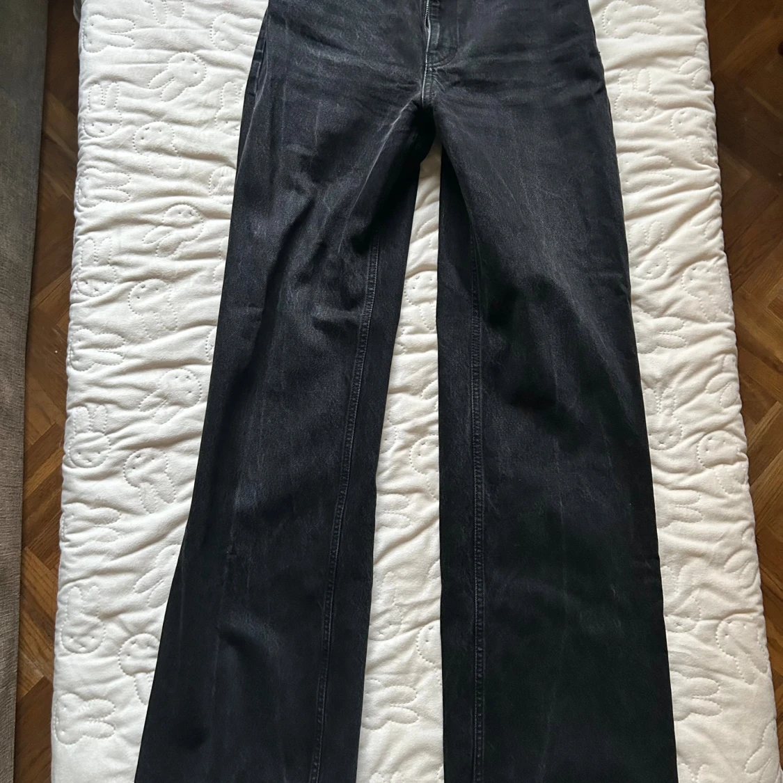 Svarta wide jeans från Zara, strl 38