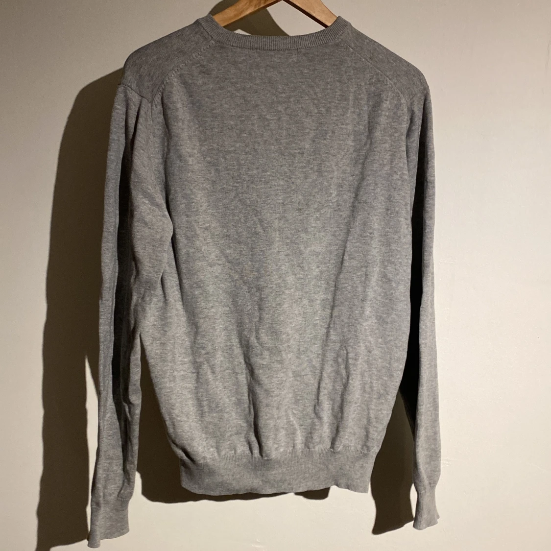 Grå stickad tröja från Lyle & Scott - 1