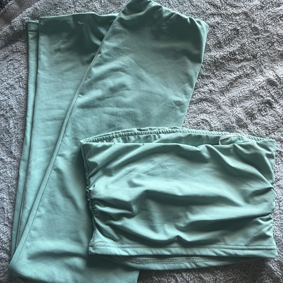 Mintgrön bandeau och maxi kjol set - 1