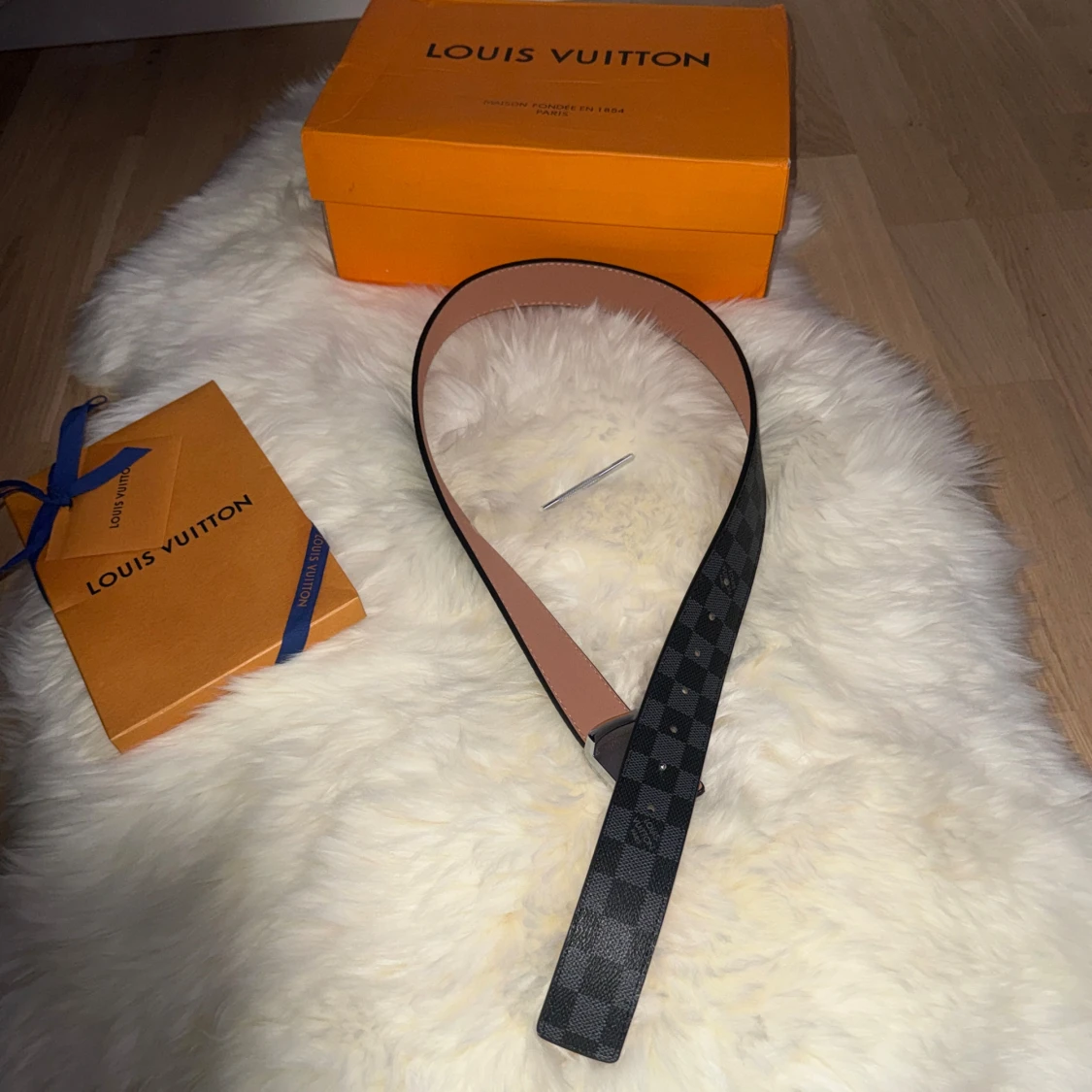 L och v svart rutig skinnbälte - 2