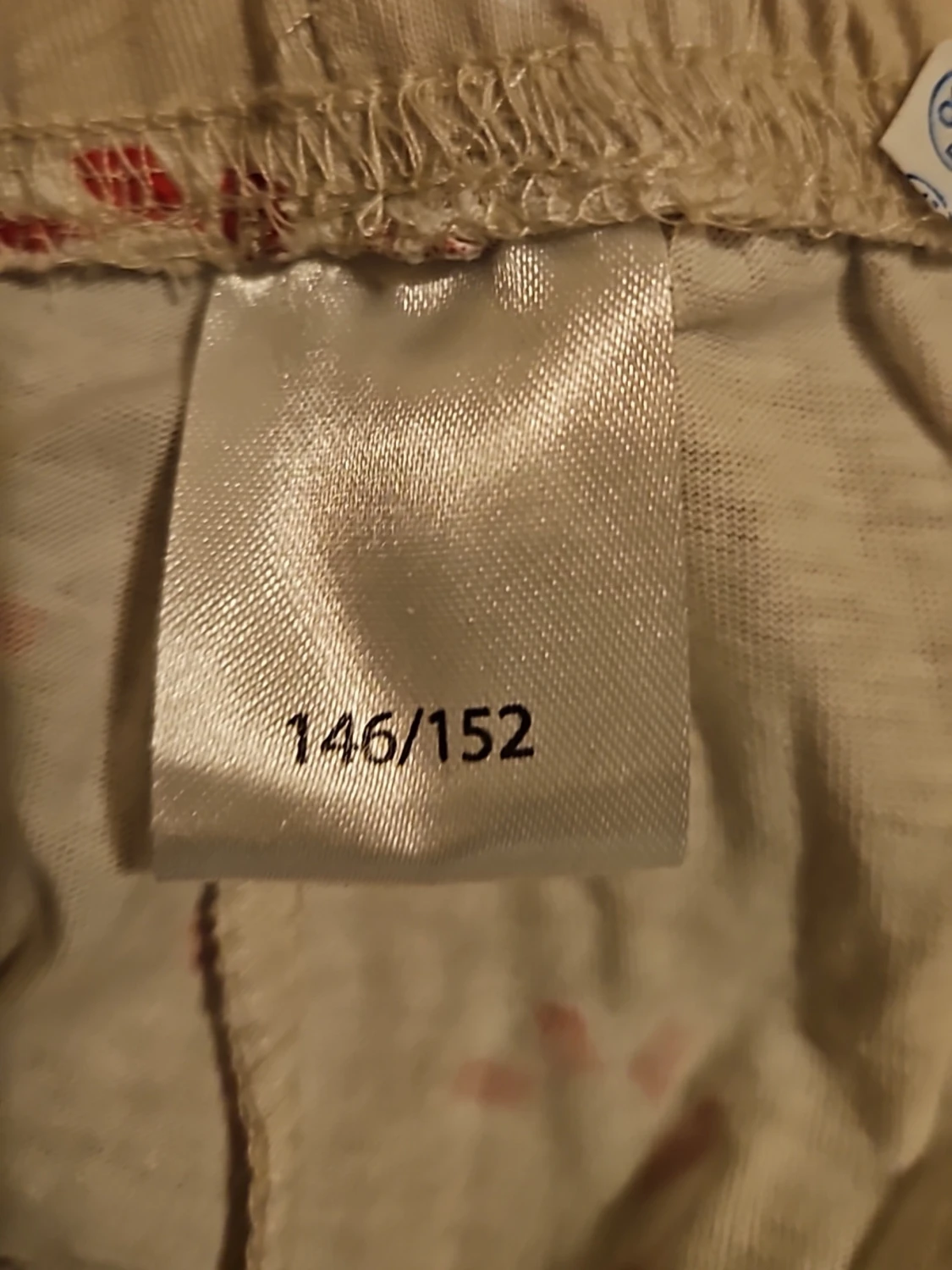 Beige pyjamas med polkagrisar - 3