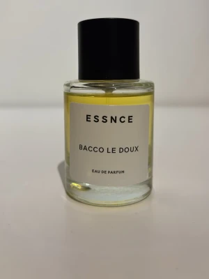 ESSNCE Bacco Le Doux Eau de Parfum - Säljer min Essnce Bacco Le Doux. Cirka 48/50 ml kvar. Bara att höra av sig vid funderingar!