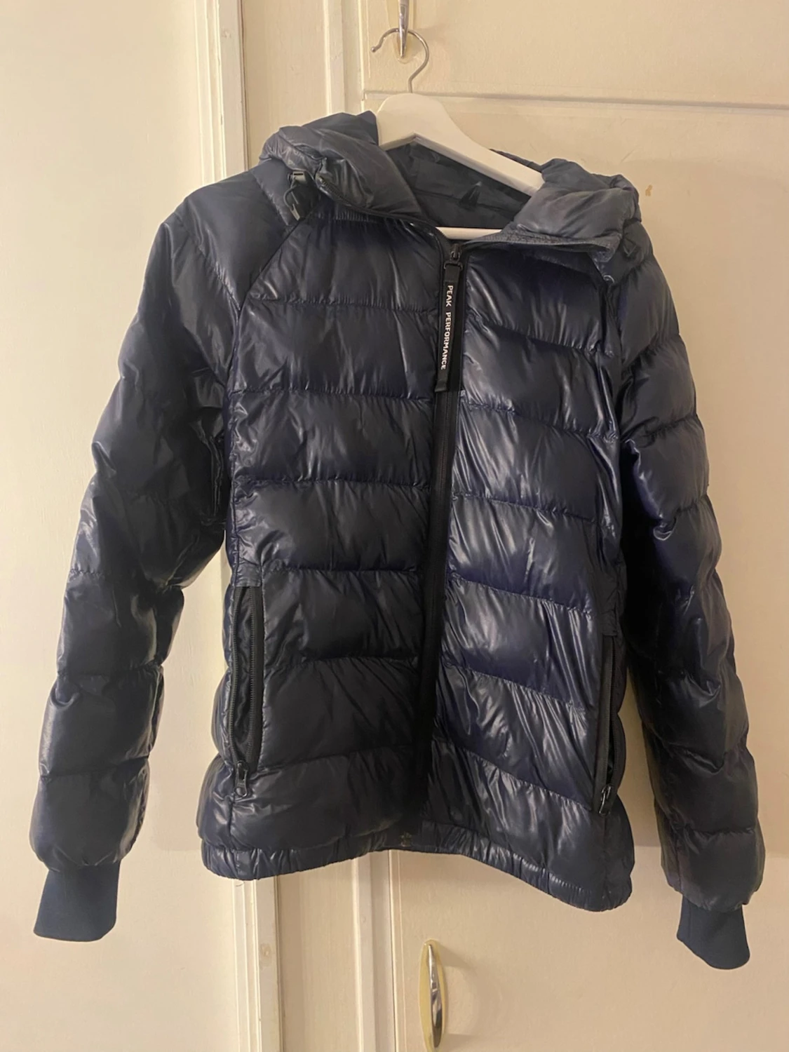 Mörkblå dunjacka Peak Performance