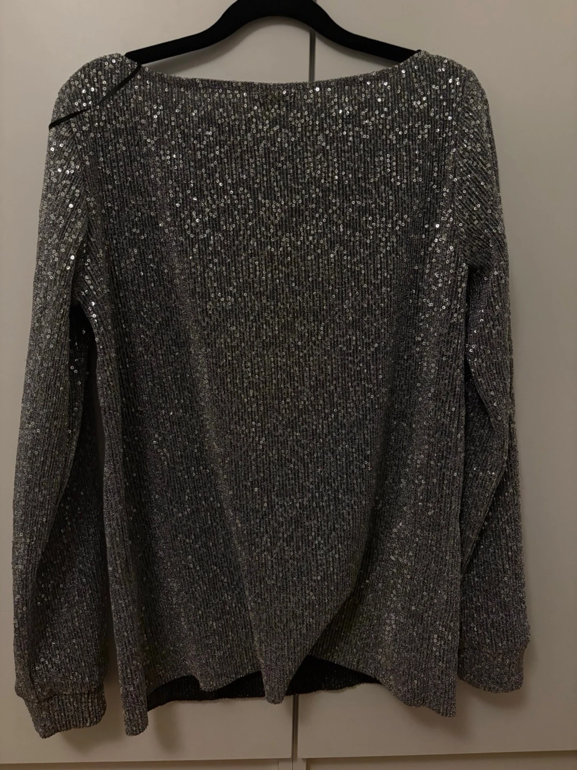 Glittrig silver topp med paljetter - 2