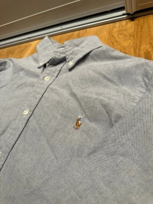 Ralph lauren skjorta - Snygg Ralph Lauren skjorta i storlek M. Den är i mycket bra skick! Hör av er vid ytterligare frågor!✅