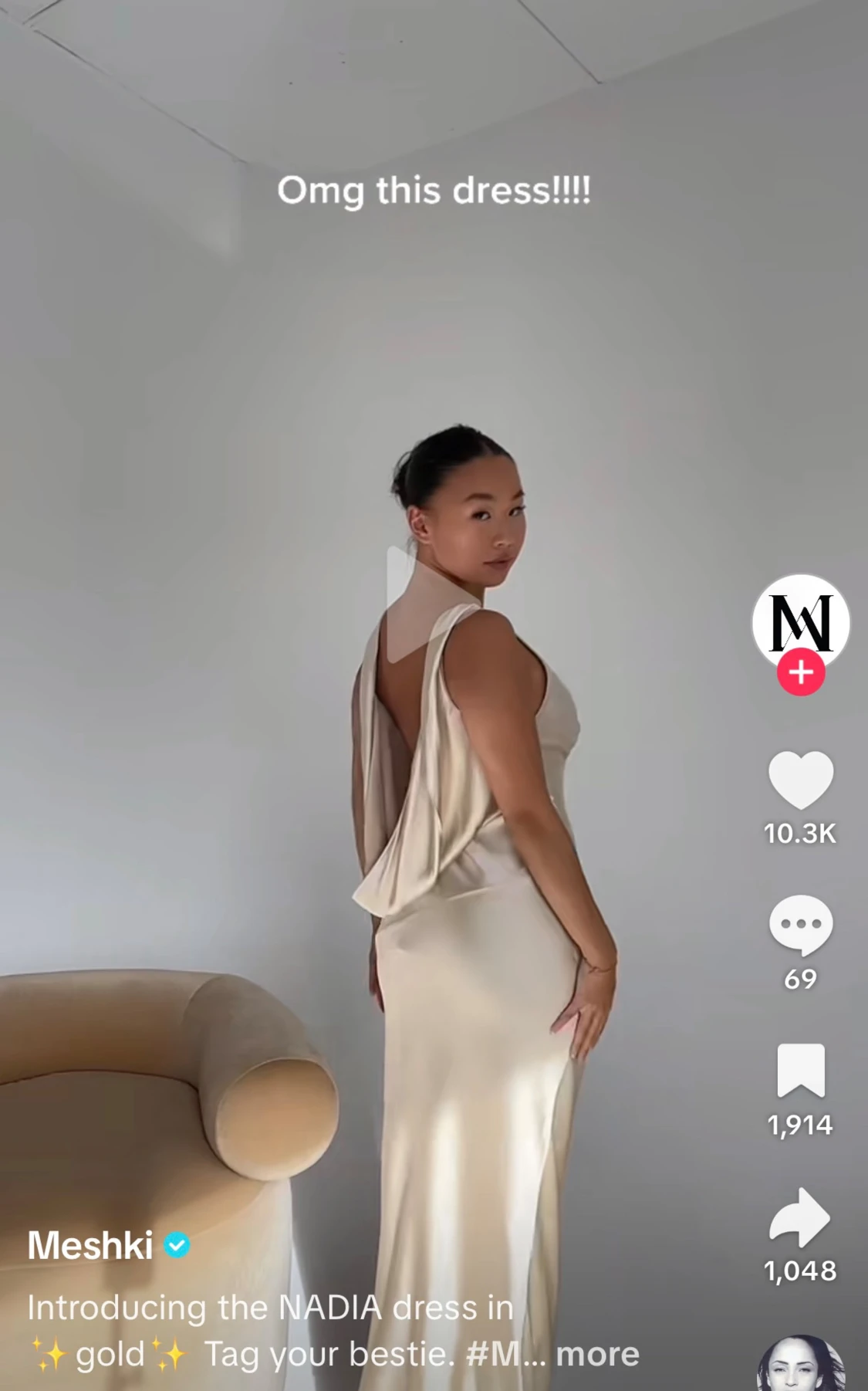 SÖKER !!Champagnefärgad långklänning Meshki