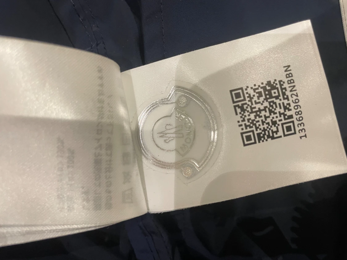 Blå vindjacka från Moncler med huva - 2