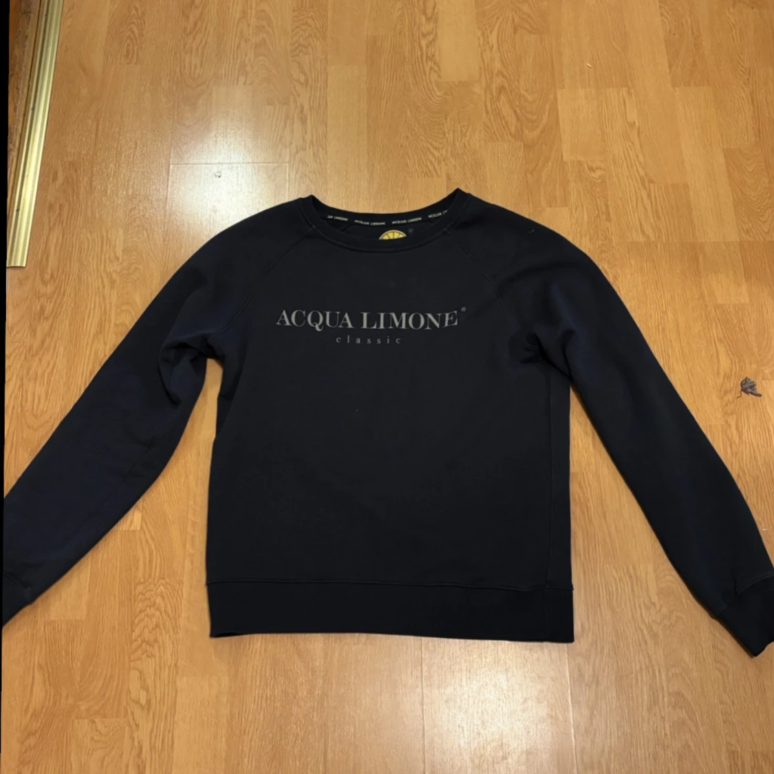 Mörkblå  sweatshirt från Acqua Limone - 1