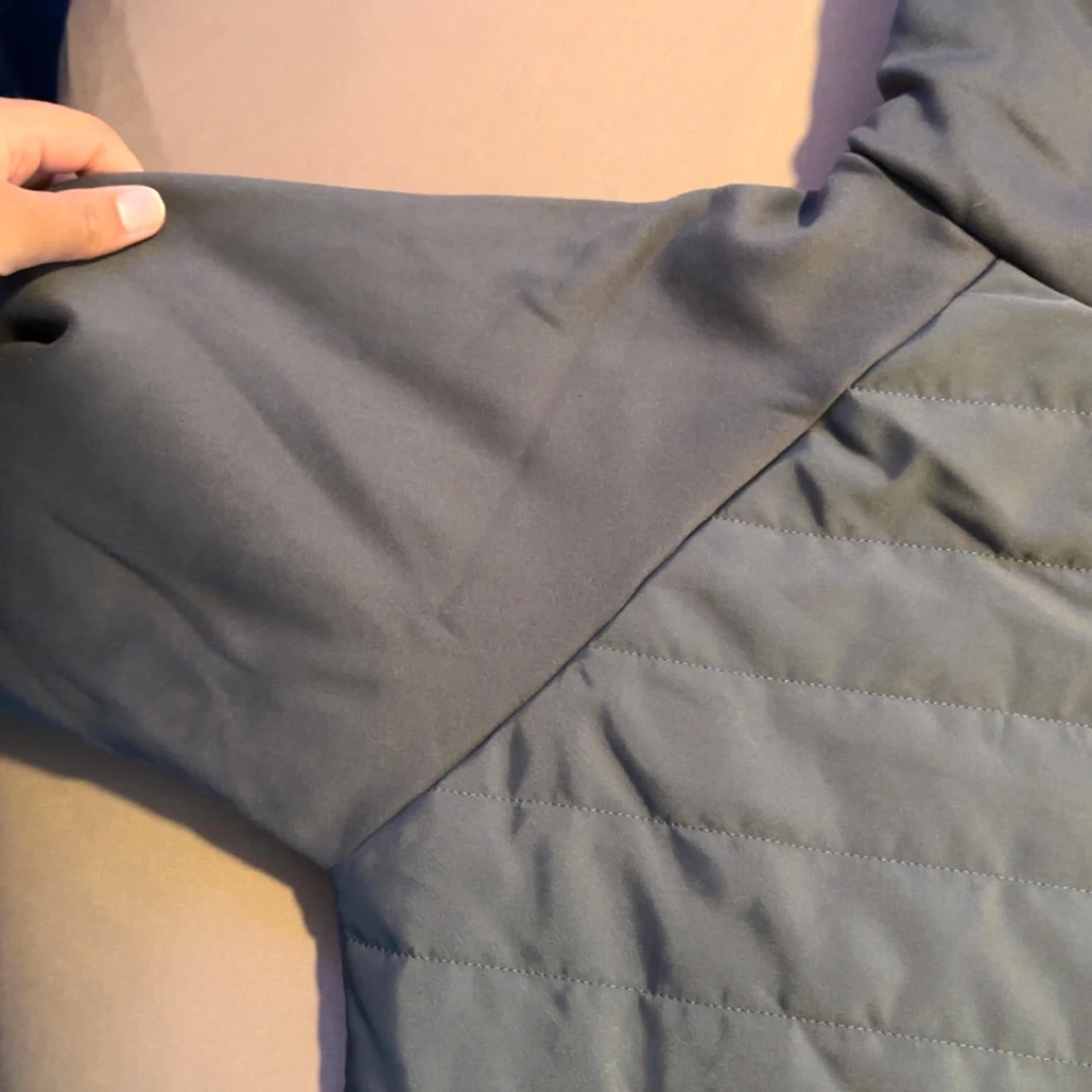 Grå quiltad jacka från Moncler - 1