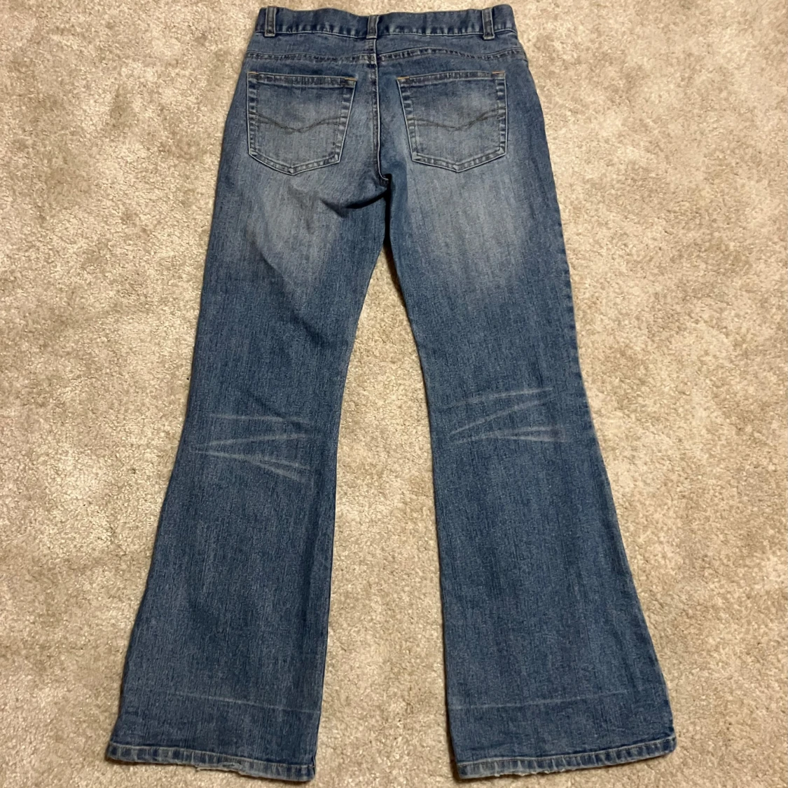 Blå bootcut jeans från Kaxs KappAhl - 1