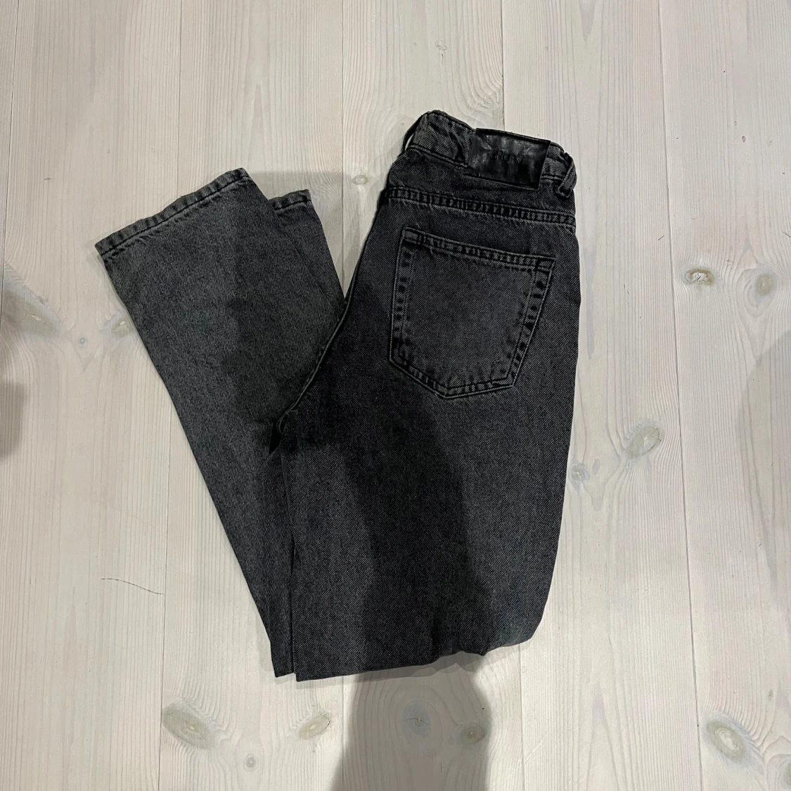 Svarta jeans från Grunt organic