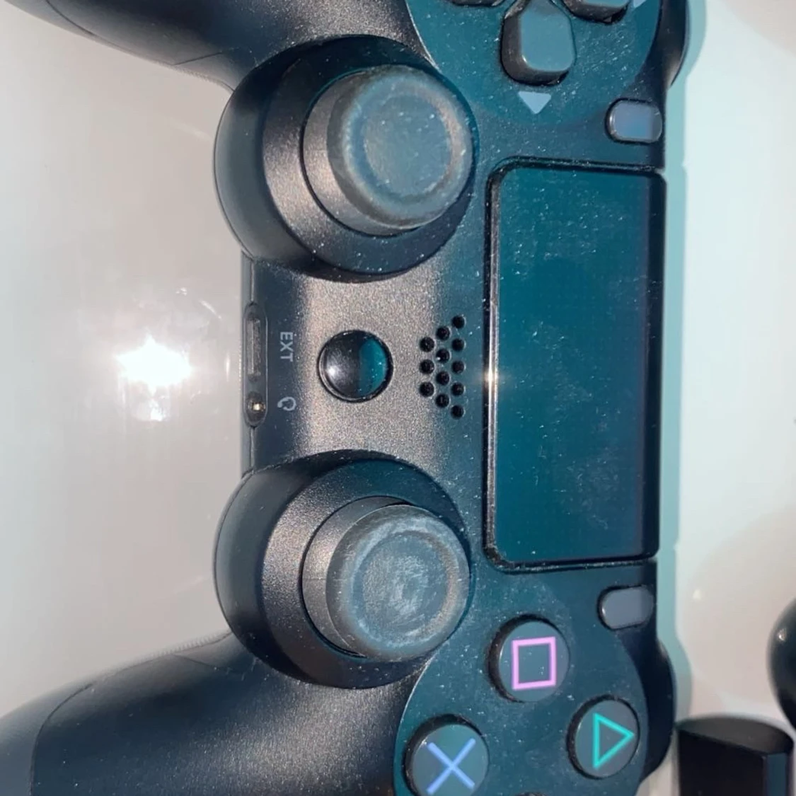PlayStation DualShock 4 Wireless Controller - 1