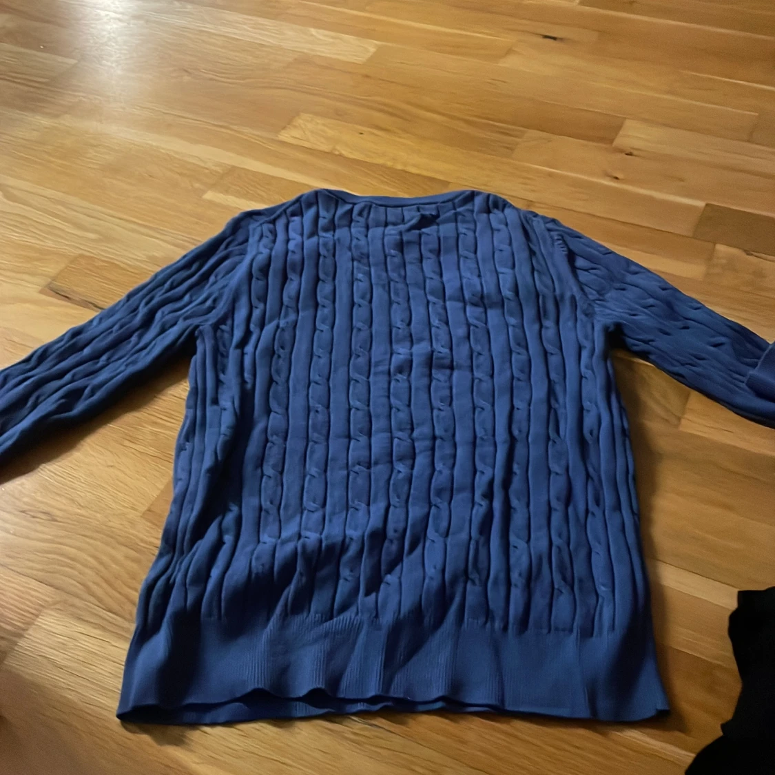 Marinblå kabelstickad tröja från GANT - 3