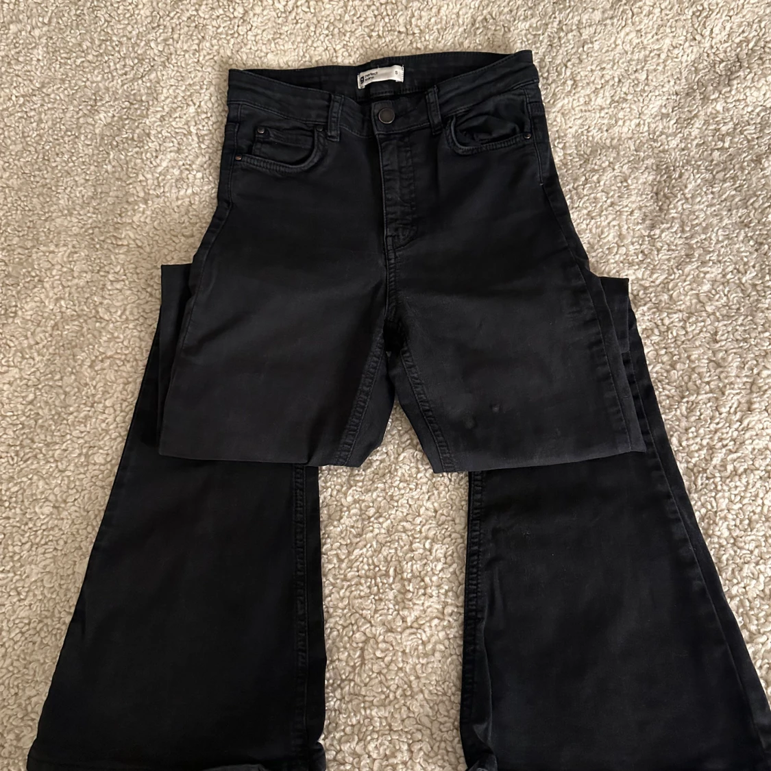 Svarta jeans från Gina Tricot