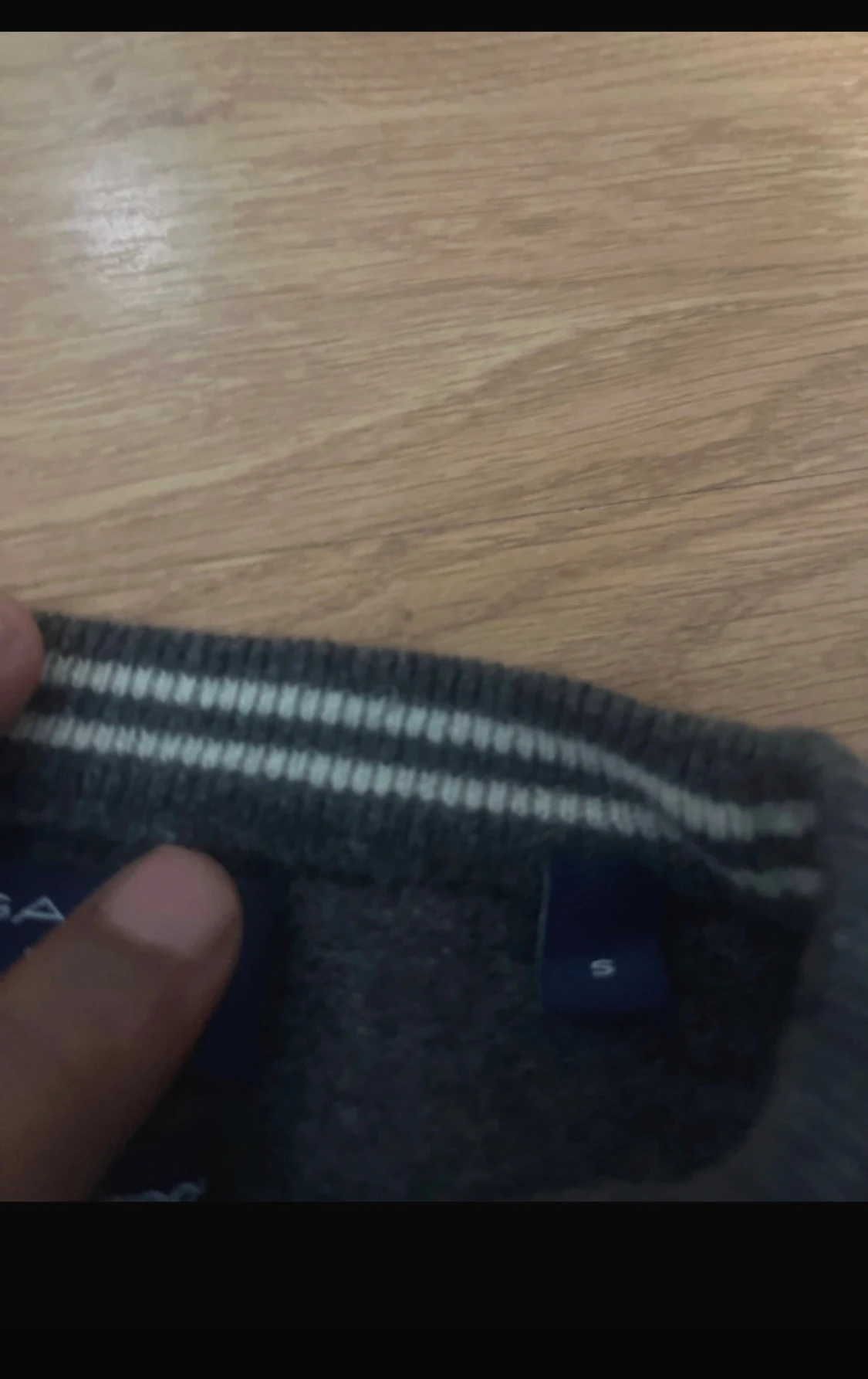 Mörkgrå stickad tröja från GANT - 2