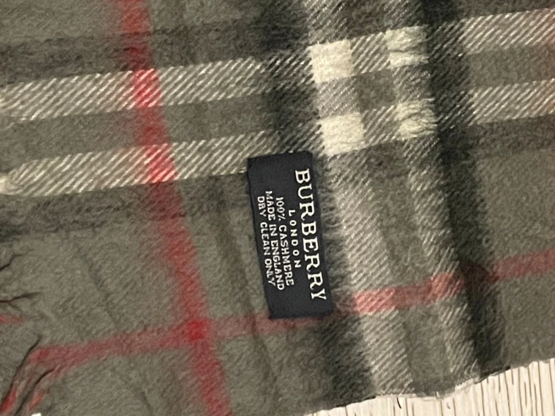 Rutig grå halsduk från Burberry - 1
