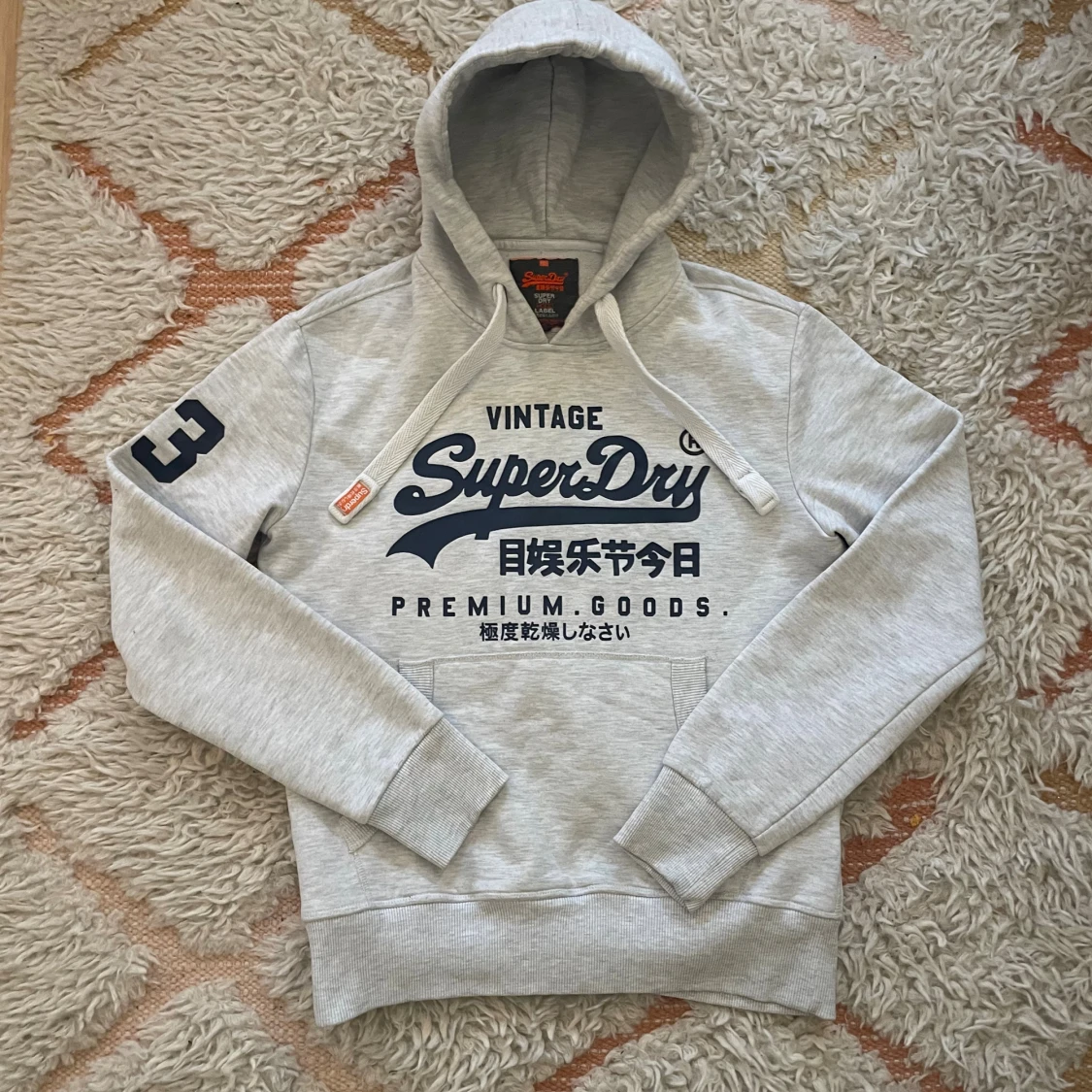 Ljusgrå Superdry hoodie  - 2