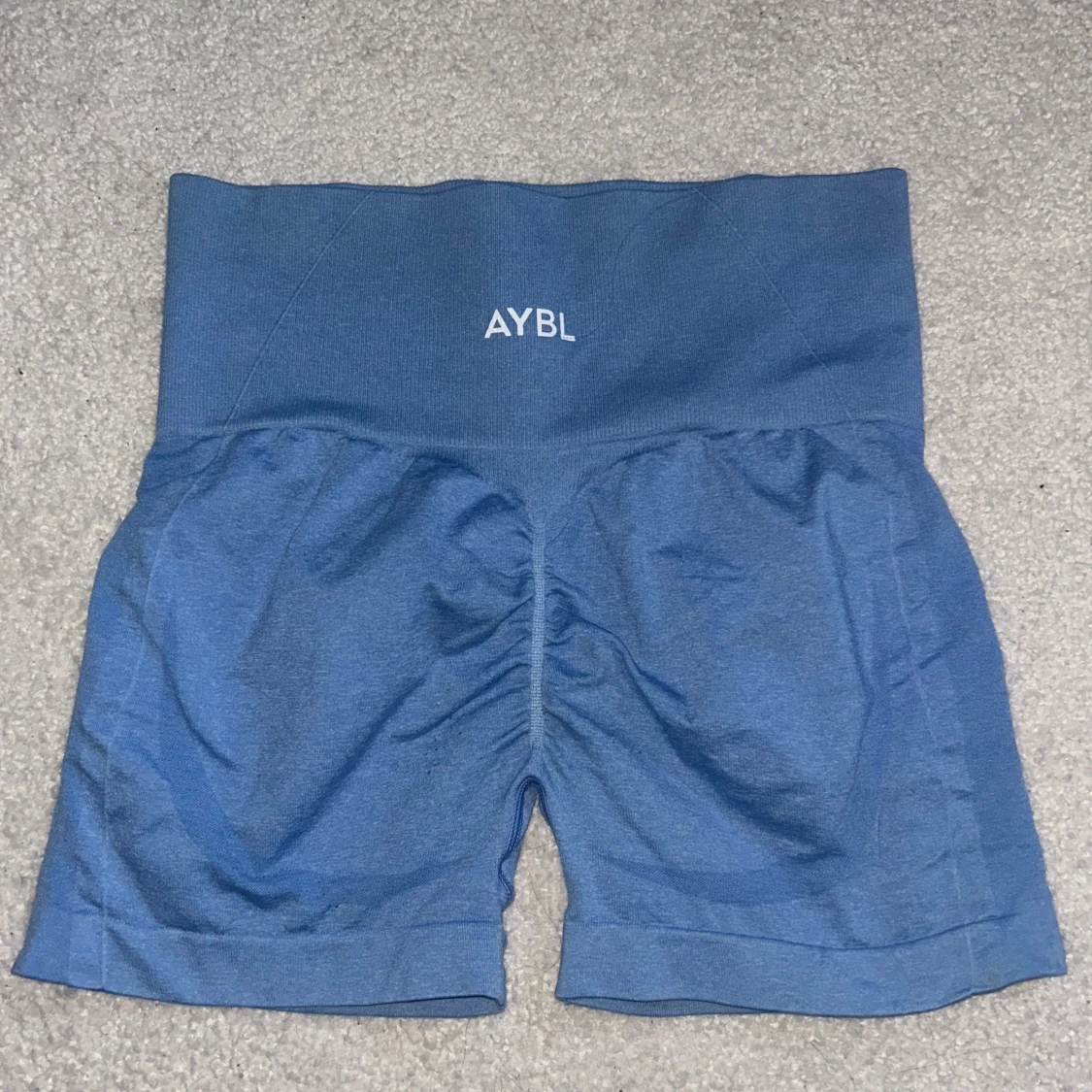 Ljusblå träningsshorts med scrunch AYBL - 1