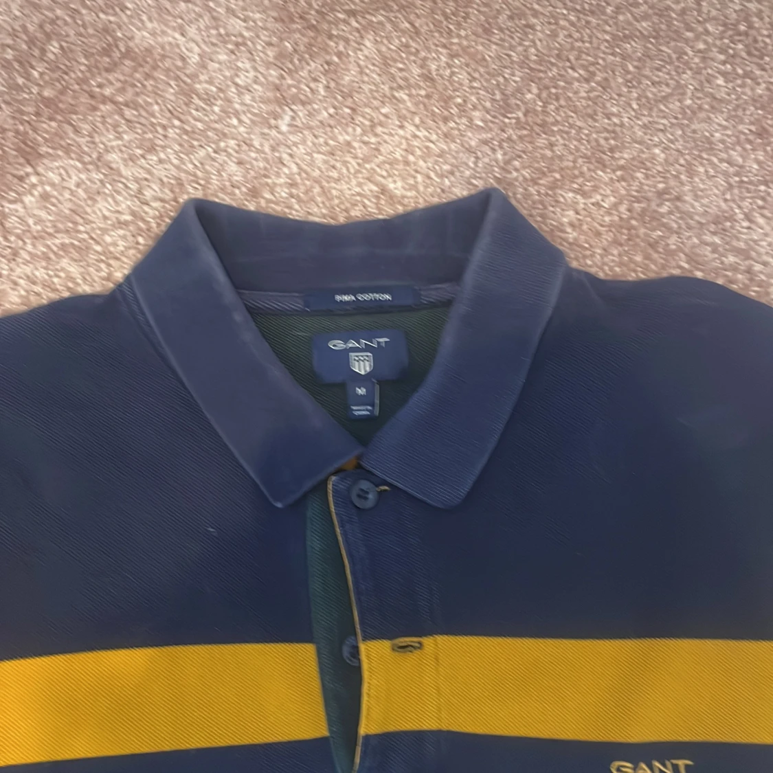 Randig GANT pikétröja i blå och gul - 3