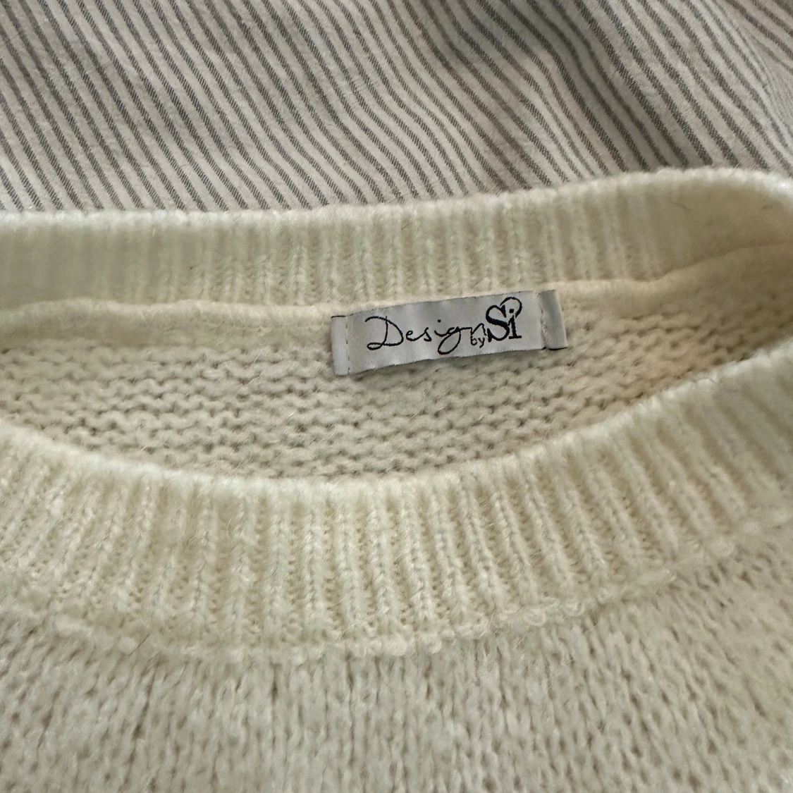 Vit stickad tröja Design by Si XS/S - 2
