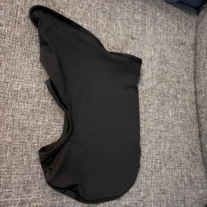 Svart balaclava - Säljer en svart mask