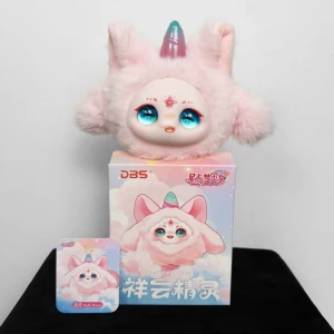 Nyckelring 💗 - ’Fluffy Flower’ från Lucky Sprites Blind Box! 🪽🌸I nyskick, endast öppnad för att se vilken figur det blev och har endast tagit ut allt igen för att fota! ✨Allt medföljer som ni ser på bilderna. Köpt på Kawaii-butiken i Stockholm (slutsåld). Köp nu 💌