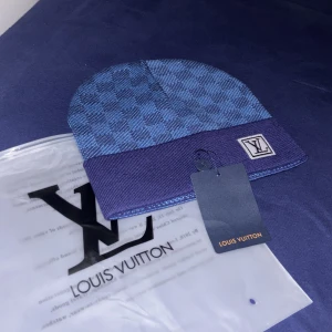 Lvmössa - Jättefin mössa i onesize. Passar perfekt inför vinter. Mössan är mode och stilig och håller dig både fin och varm.          -SNABB frakt.  -one size