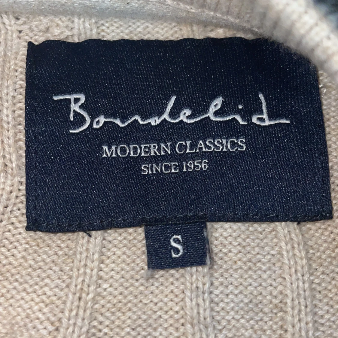 Beige kabelstickad tröja Bondelid S - 4