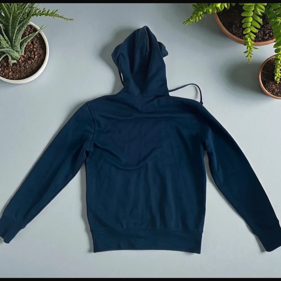 Svart hoodie från Comme des Garçons Play - 1