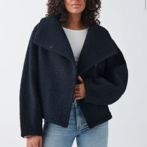 Svart teddyjacka från Weekday - Teddyjacka från Gina Tricot i str 36💙 helt ny!