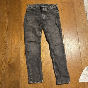 Neuw Jeans  - Svartgrå Neuw jeans i strl W31 L34