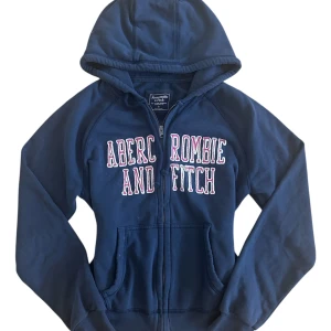 Vintage Abercrombie & Fitch zip up tröja S - Vintage Abercrombie and Fitch zip up tröja storlek s , mycket bra skick 