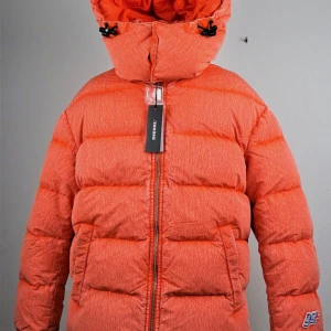 Diesel w- gilles jacka - Väldigt sällsynt jacka som knappt går o hittar nån annanstans. Jacka har använts fåtal gånger och är i princip ny.