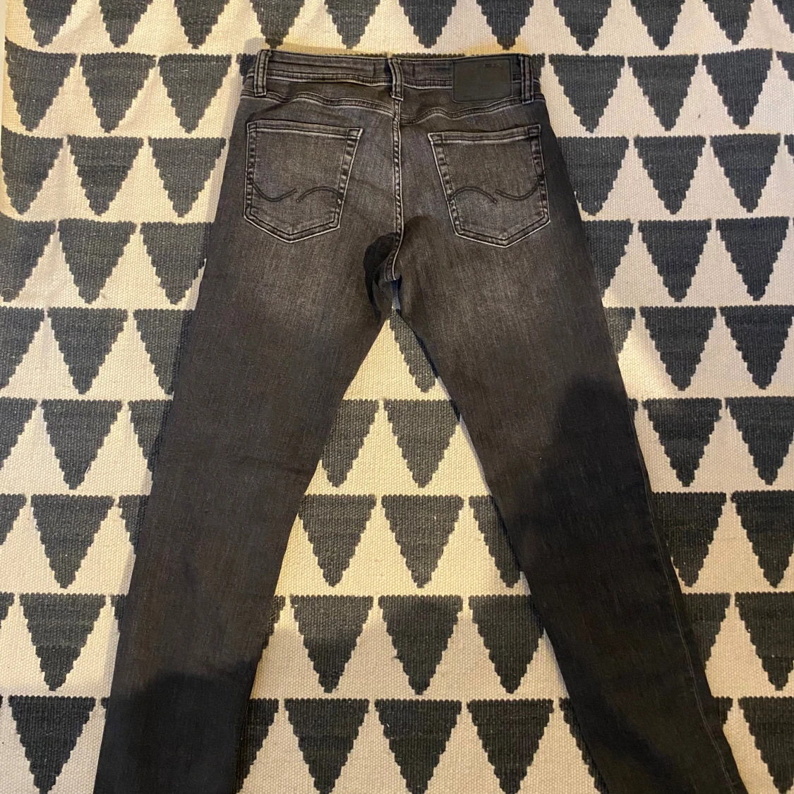 Svarta Jack n Jones jeans - 2