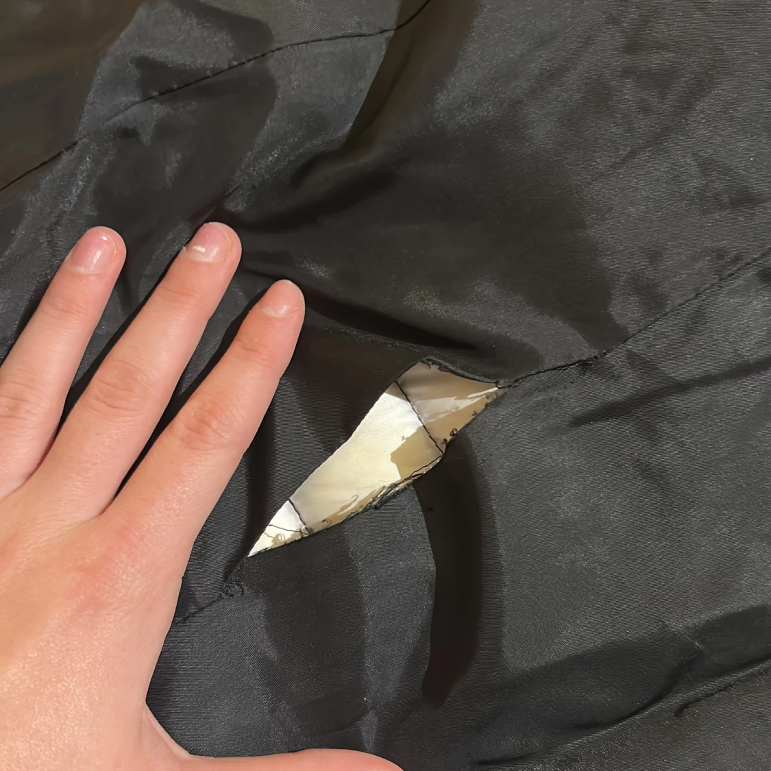 Svart lång pufferjacka från HUGO  BOSS - 4