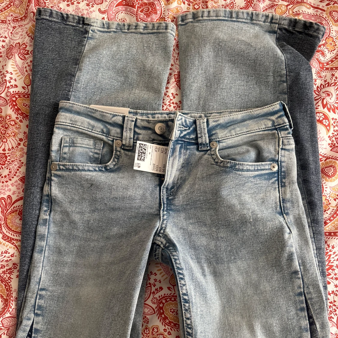 Ljusblå flare jeans från H&M, stl 36 - 2