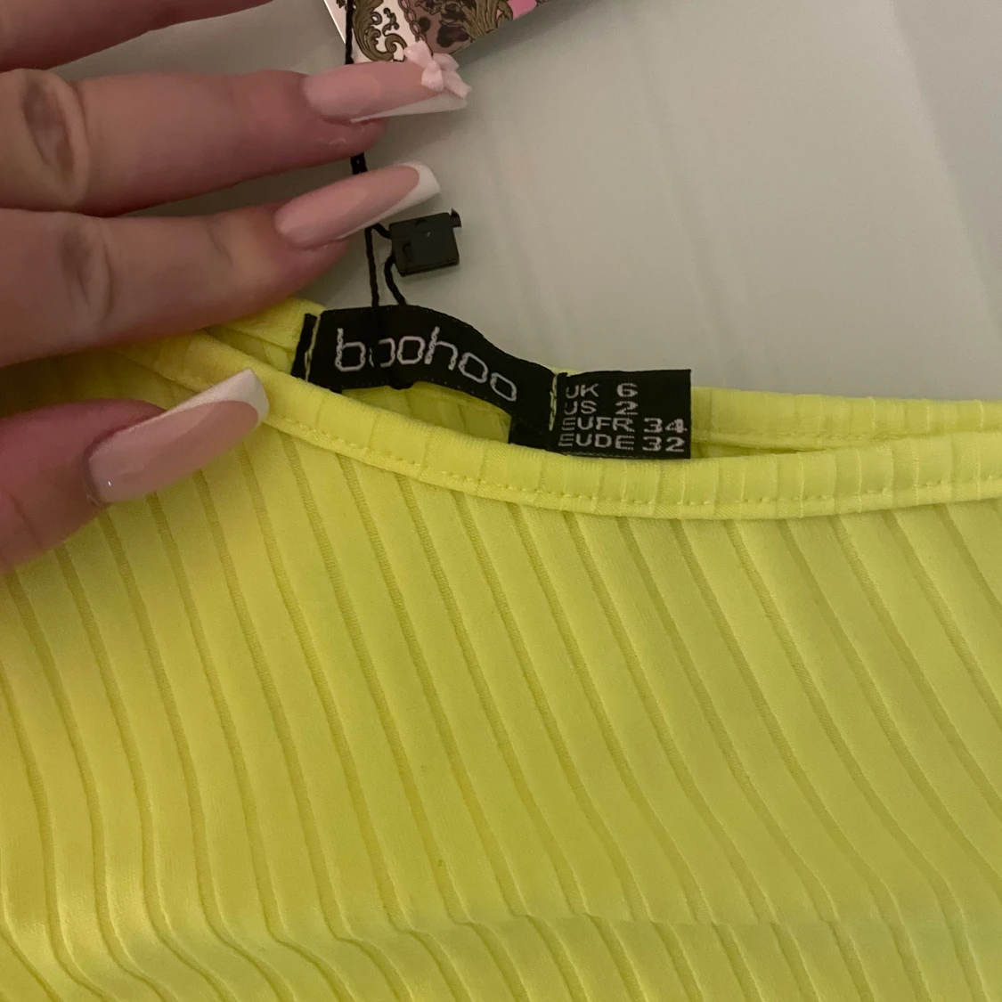 Gul ribbad one shoulder topp Boohoo - 1