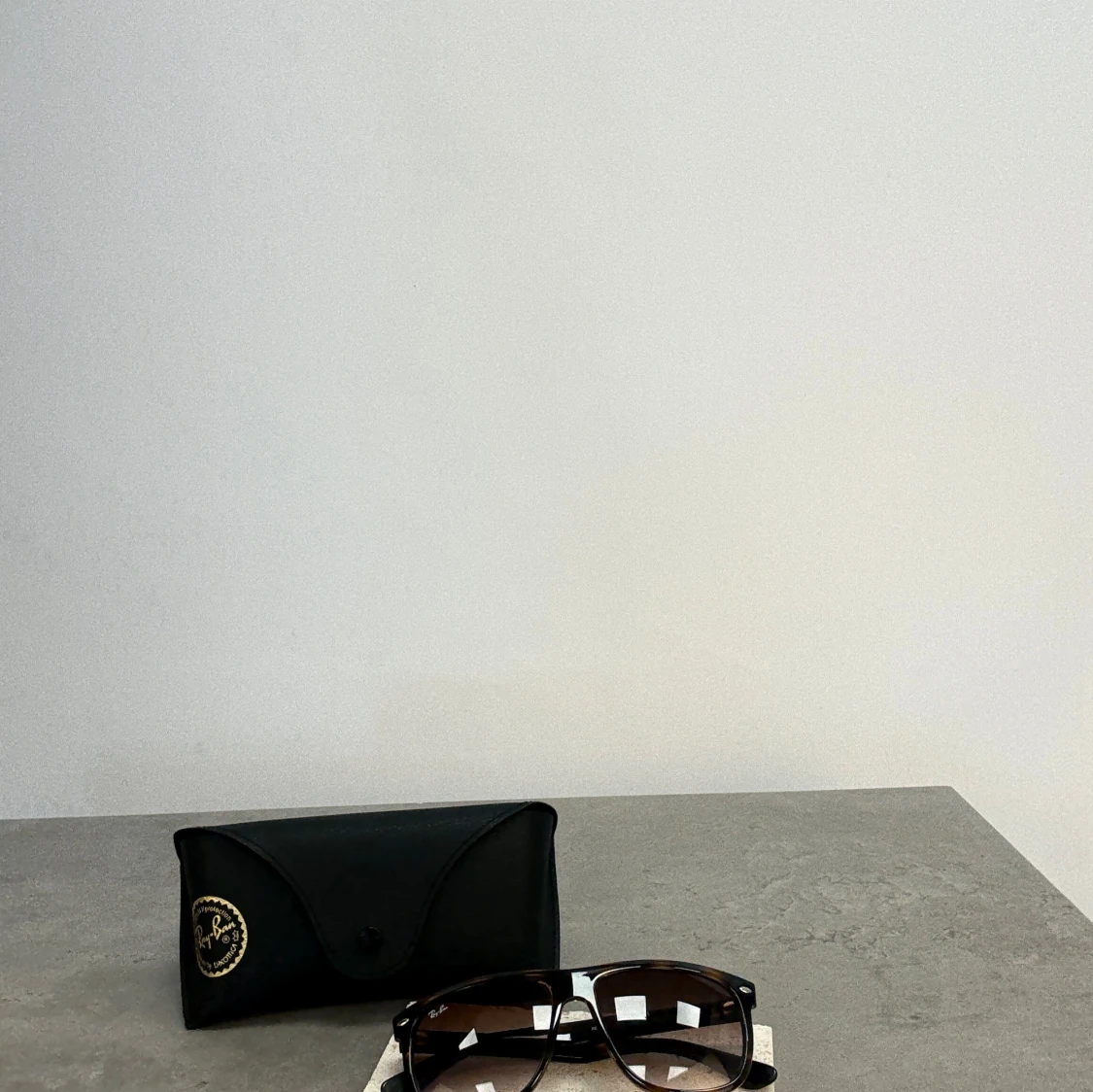 Svarta Ray-Ban solglasögon