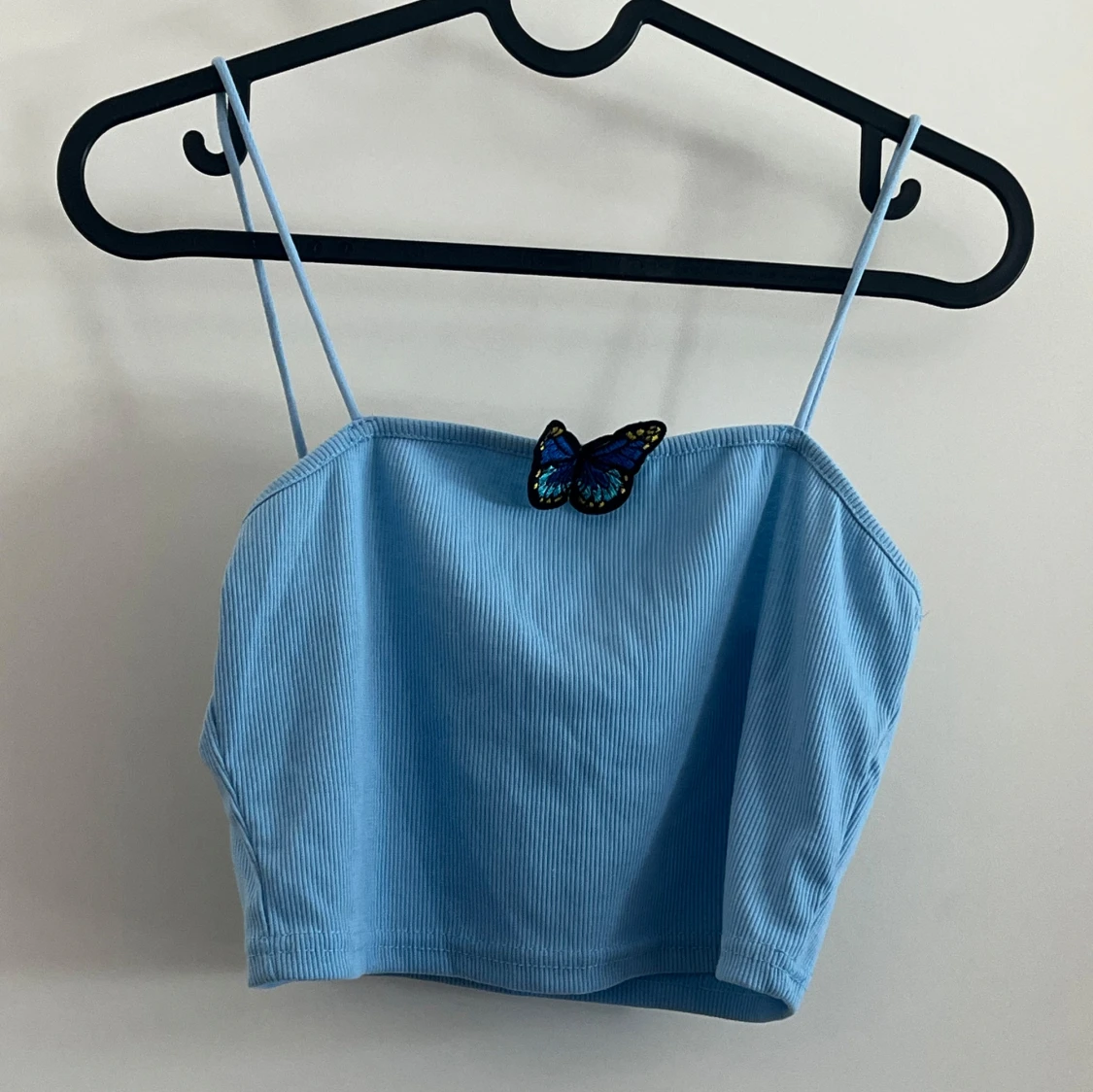 Ljusblå ribbad linne-topp 