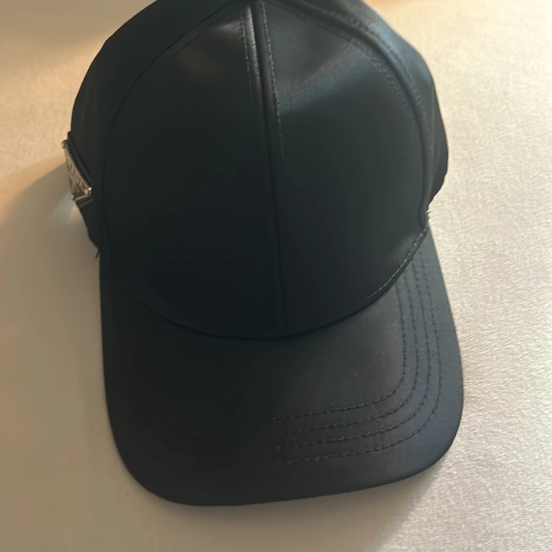 Svart Prada keps - 1