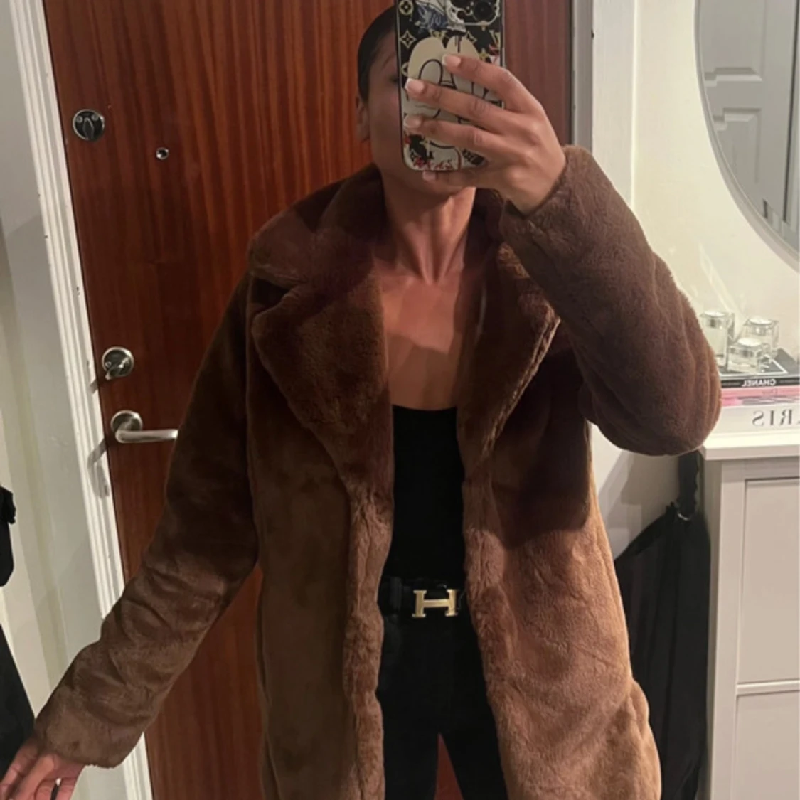 Brun pälsjacka med krage - 1