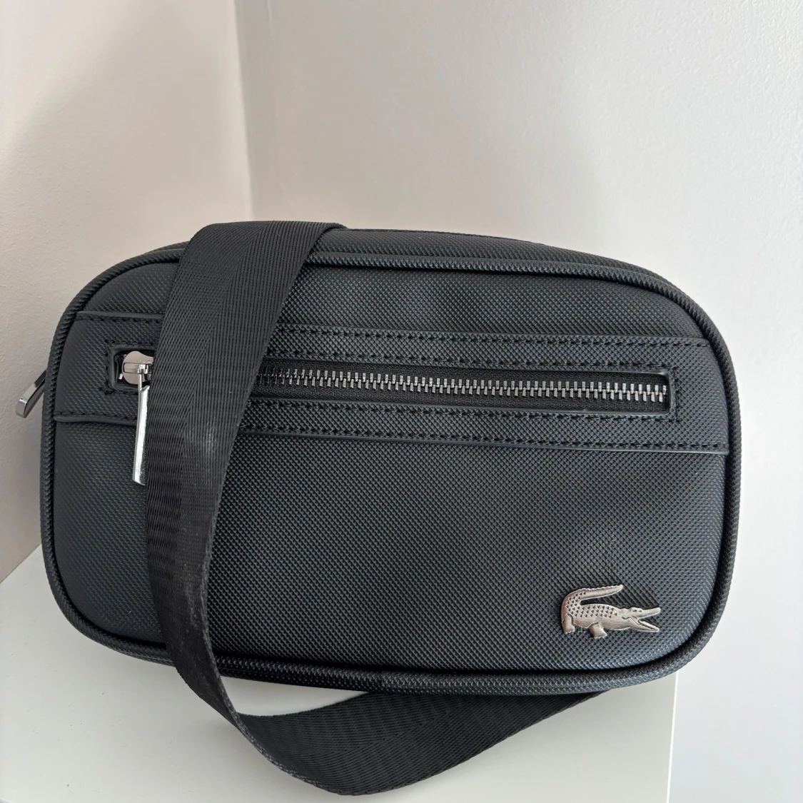 Svart midjeväska från Lacoste