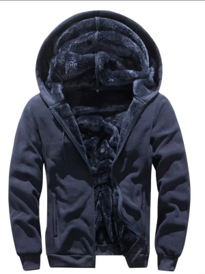 Fleecehoodie med päls - Skitskön hoodie med päls i. Den har fleece material över hela varan. 9/10 skick inga defekter. Storlek M/L. Mått: axelbredd 52cm. Längd 70cm.