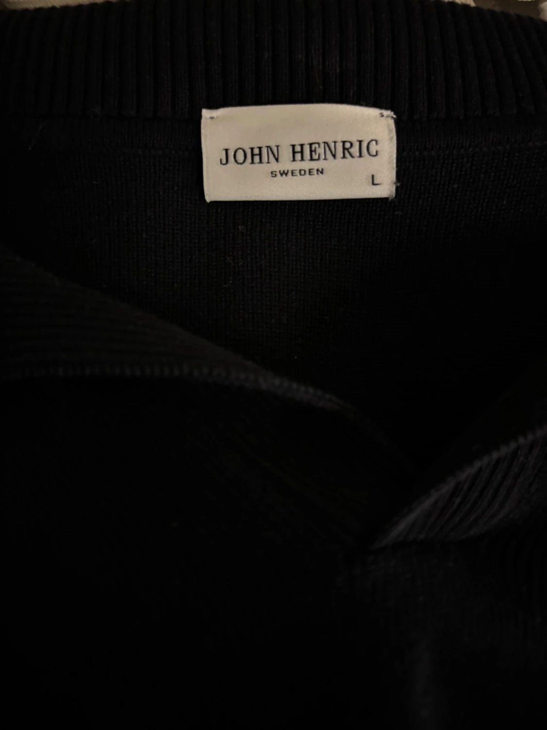 Mörkblå stickad pikétröja John Henric - 2