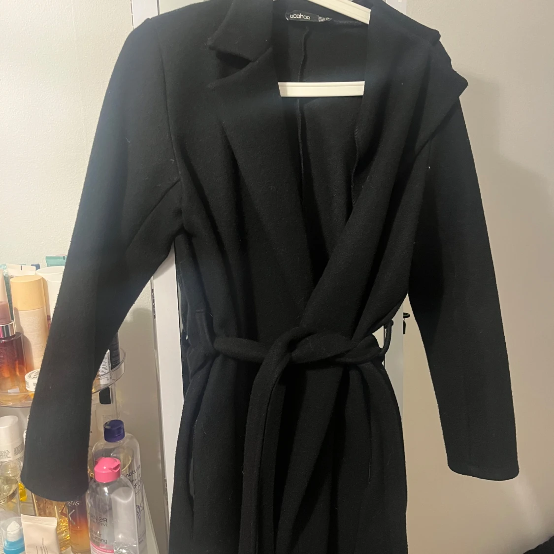Svart lång kappa från Boohoo - 1