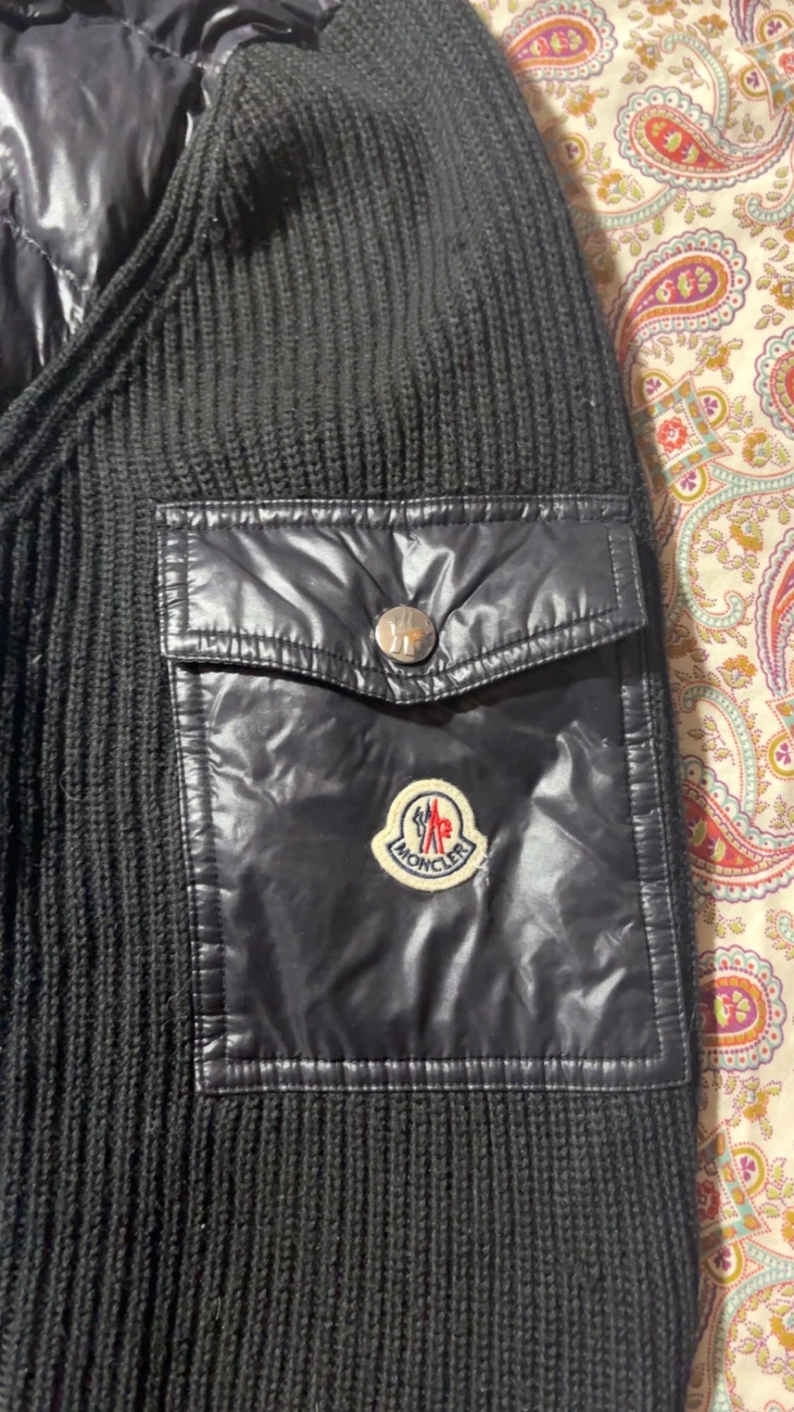 Svart pufferjacka från Moncler - 1